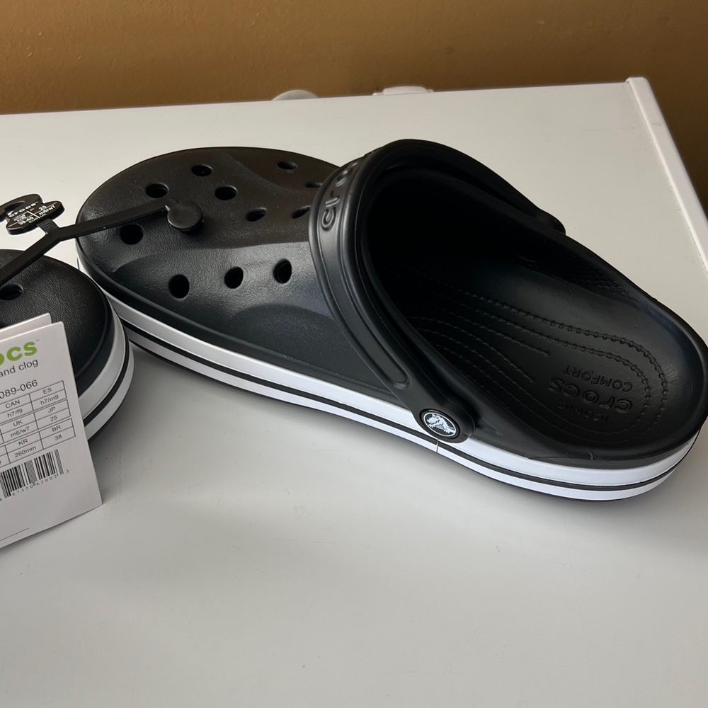 CROCS Black Classic Clogs - Picture 5 of 8